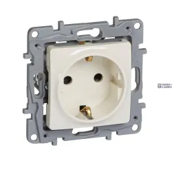 Legrand 764629 — Schuko розетка Outlet Niloé, 2P+E, 16A, 250V, Screw Terminals, Ivory, Shuttered