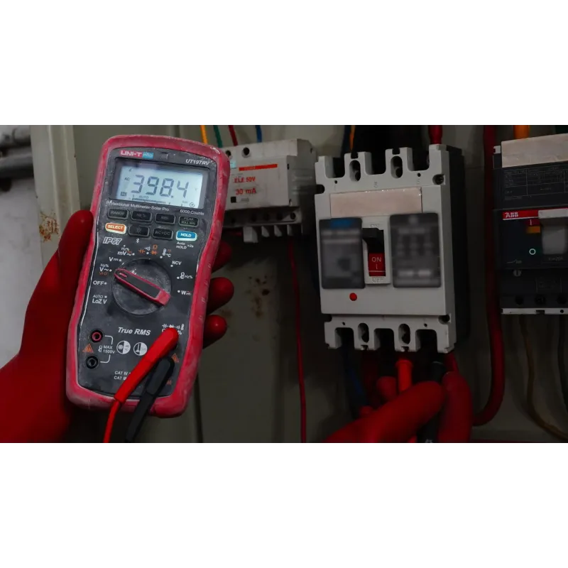 UNI-T Multimetrs-Solar Pro, 2,5kV DC, 1kV AC, 10A AC/DC, 60M UT197PV